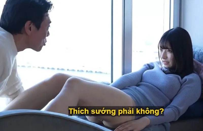 Buổi hẹn hò giữa ông chú lớn tuổi và cô minh tinh trẻ tuổi mới debut tại nhà nghỉ sang trọng